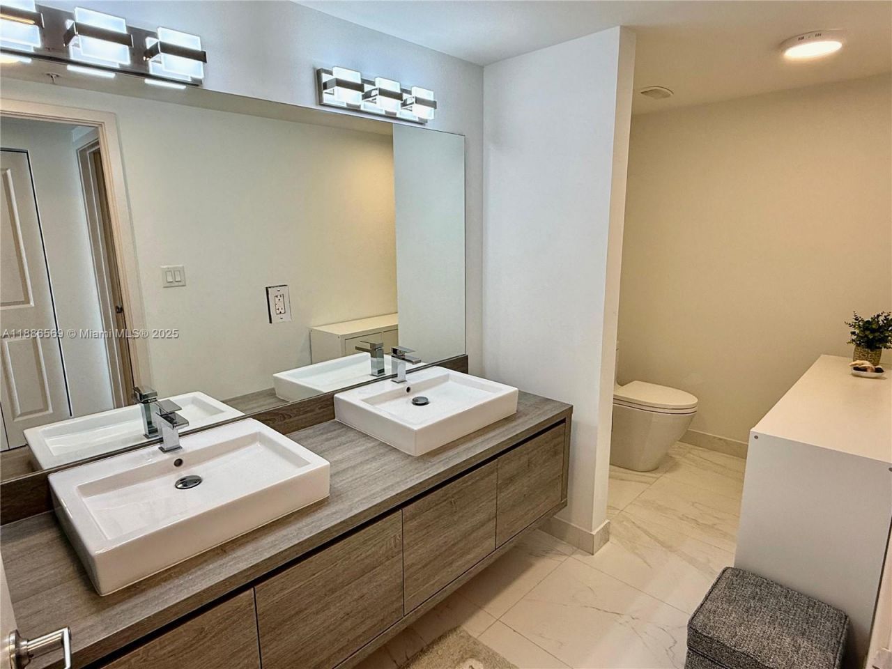 400 Sunny Isles Blvd, Unit 916, Sunny Isles Beach, FL 33160 Photo