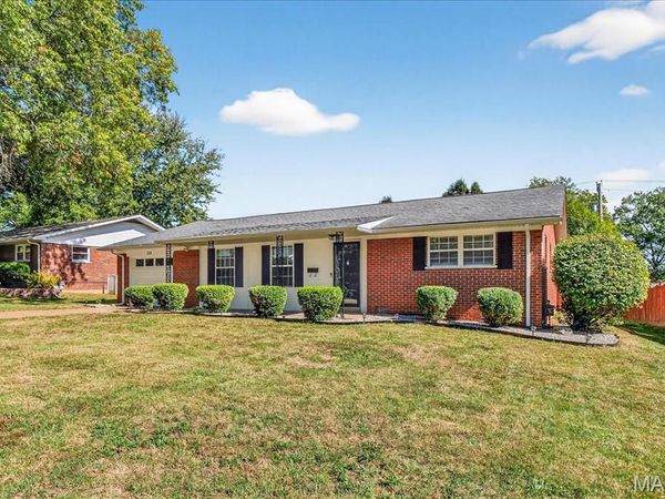 120 Williamsburg Drive, Belleville, IL 62221