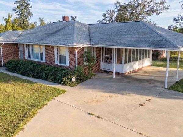 4360 E River Road, Baxley, GA 31513