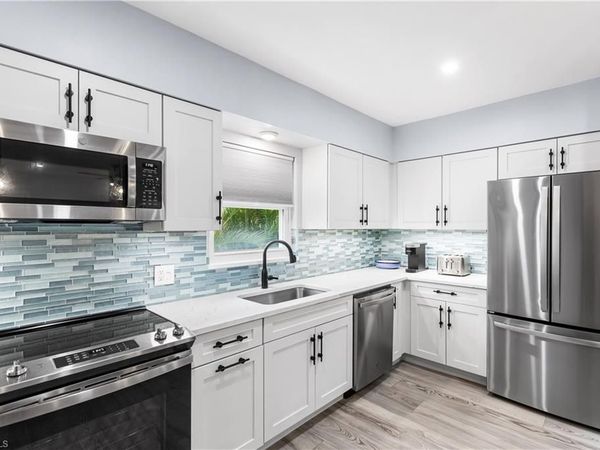 940 3rd ST S, Unit 204, NAPLES, FL 34102