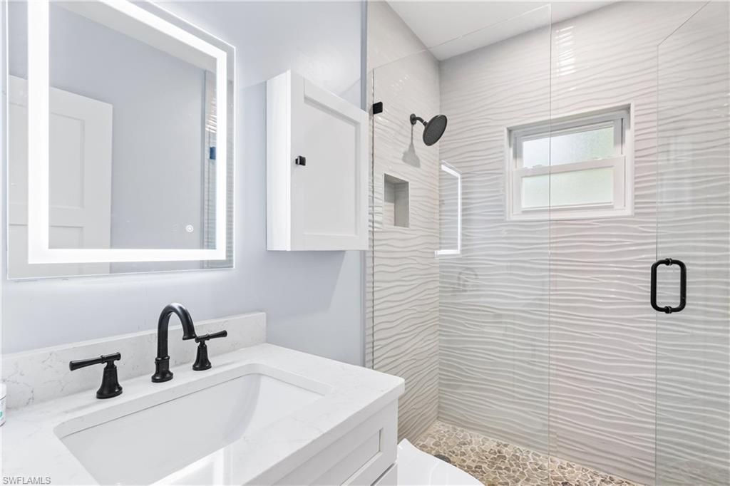 940 3rd St S, Unit 204, Naples, FL 34102 Photo