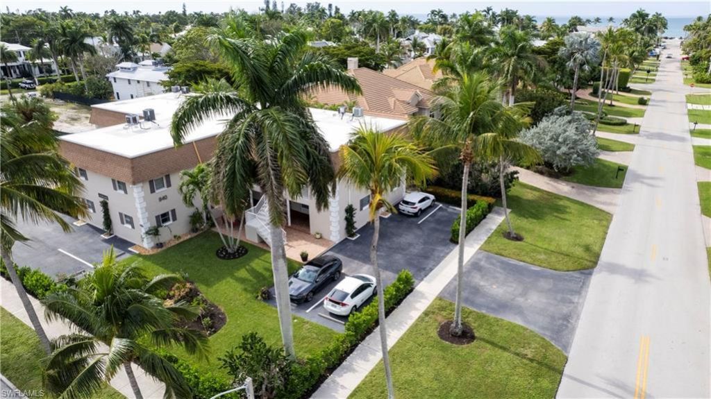 940 3rd St S, Unit 204, Naples, FL 34102 Photo