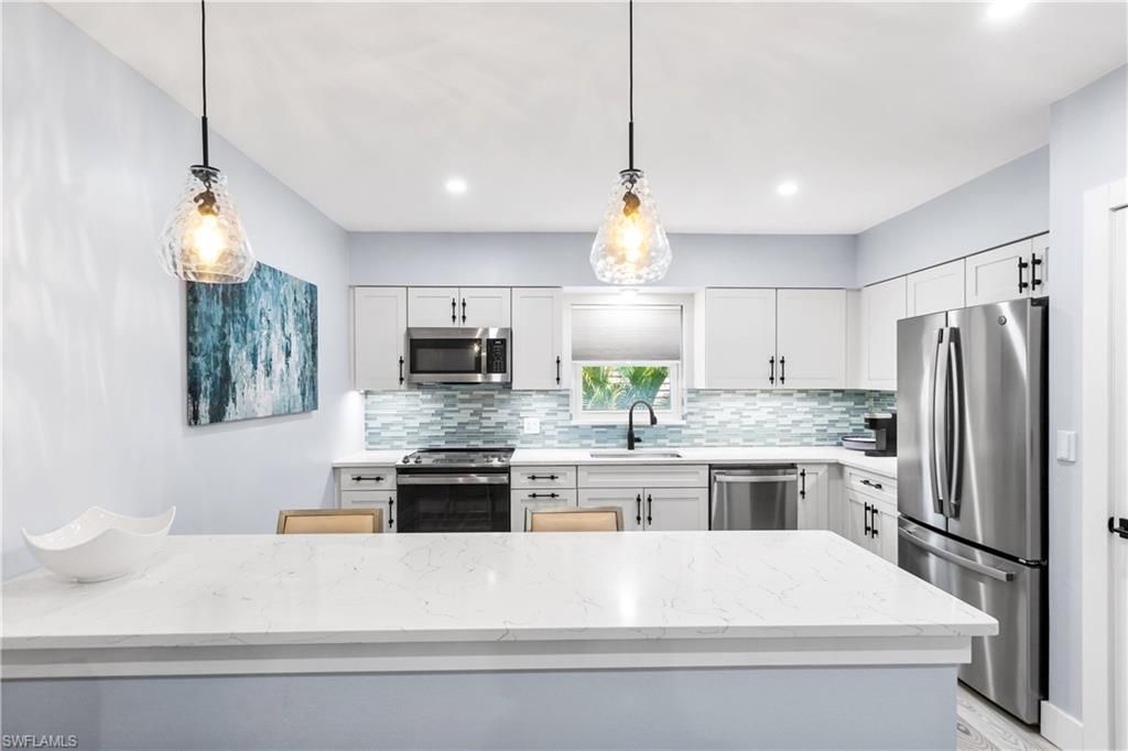 940 3rd St S, Unit 204, Naples, FL 34102 Photo