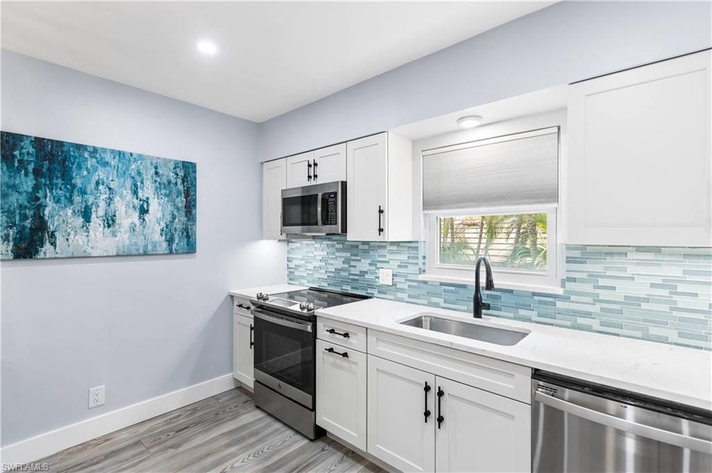 940 3rd St S, Unit 204, Naples, FL 34102 Photo