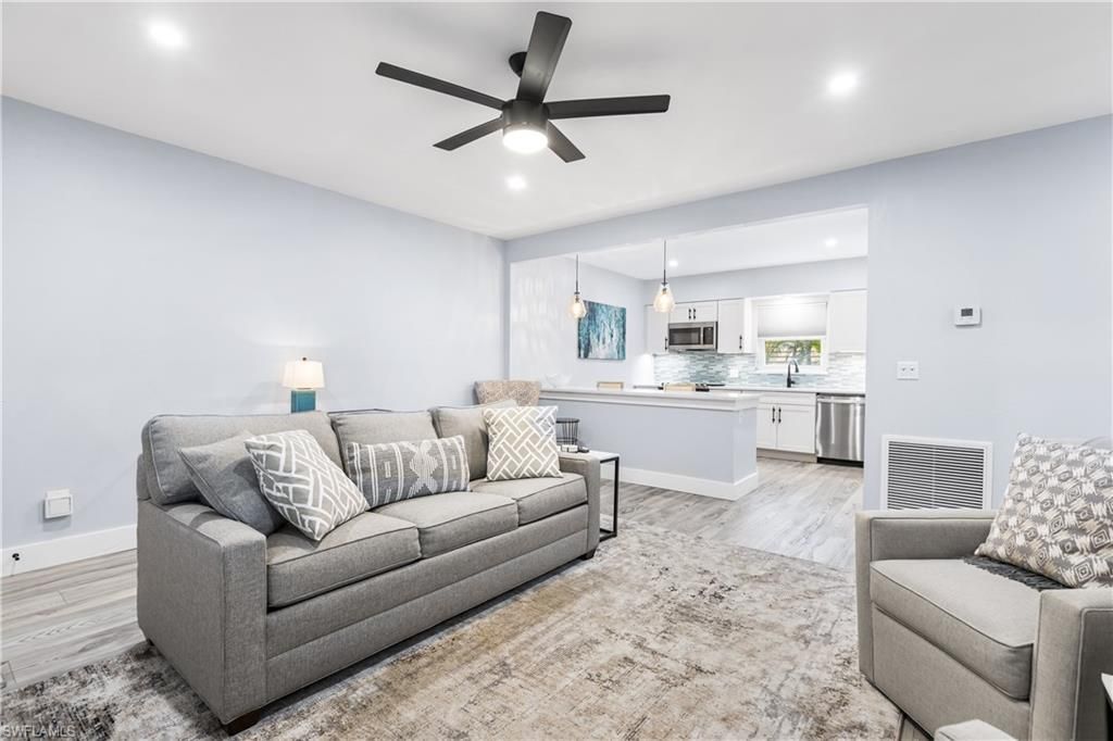 940 3rd St S, Unit 204, Naples, FL 34102 Photo