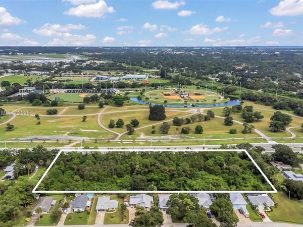 2301 43RD AVENUE, Vero Beach, FL 32960