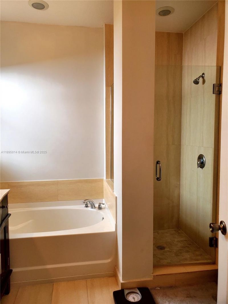 9731 NW 10th Ter, Miami, FL 33172 Photo