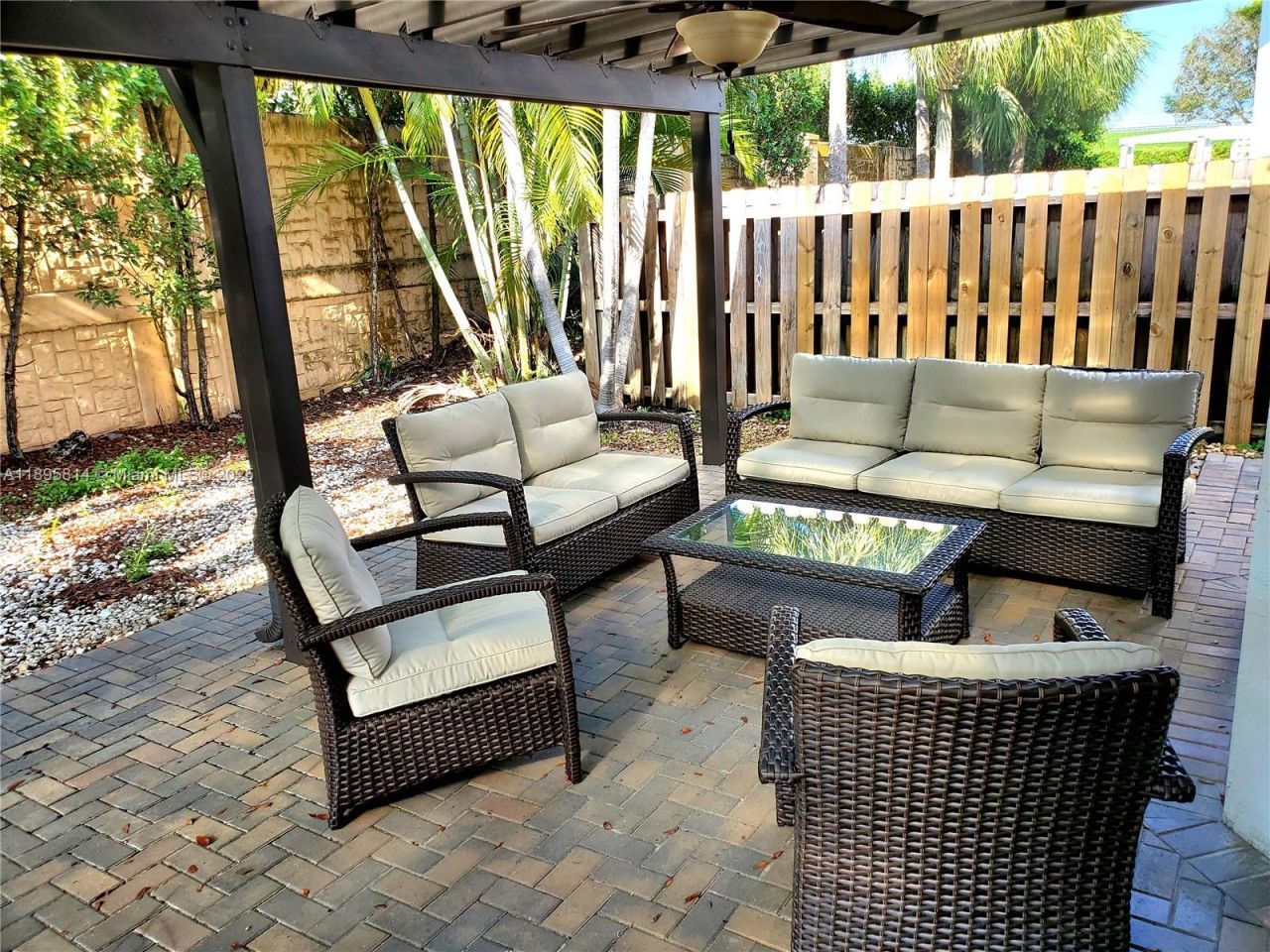 9731 NW 10th Ter, Miami, FL 33172 Photo