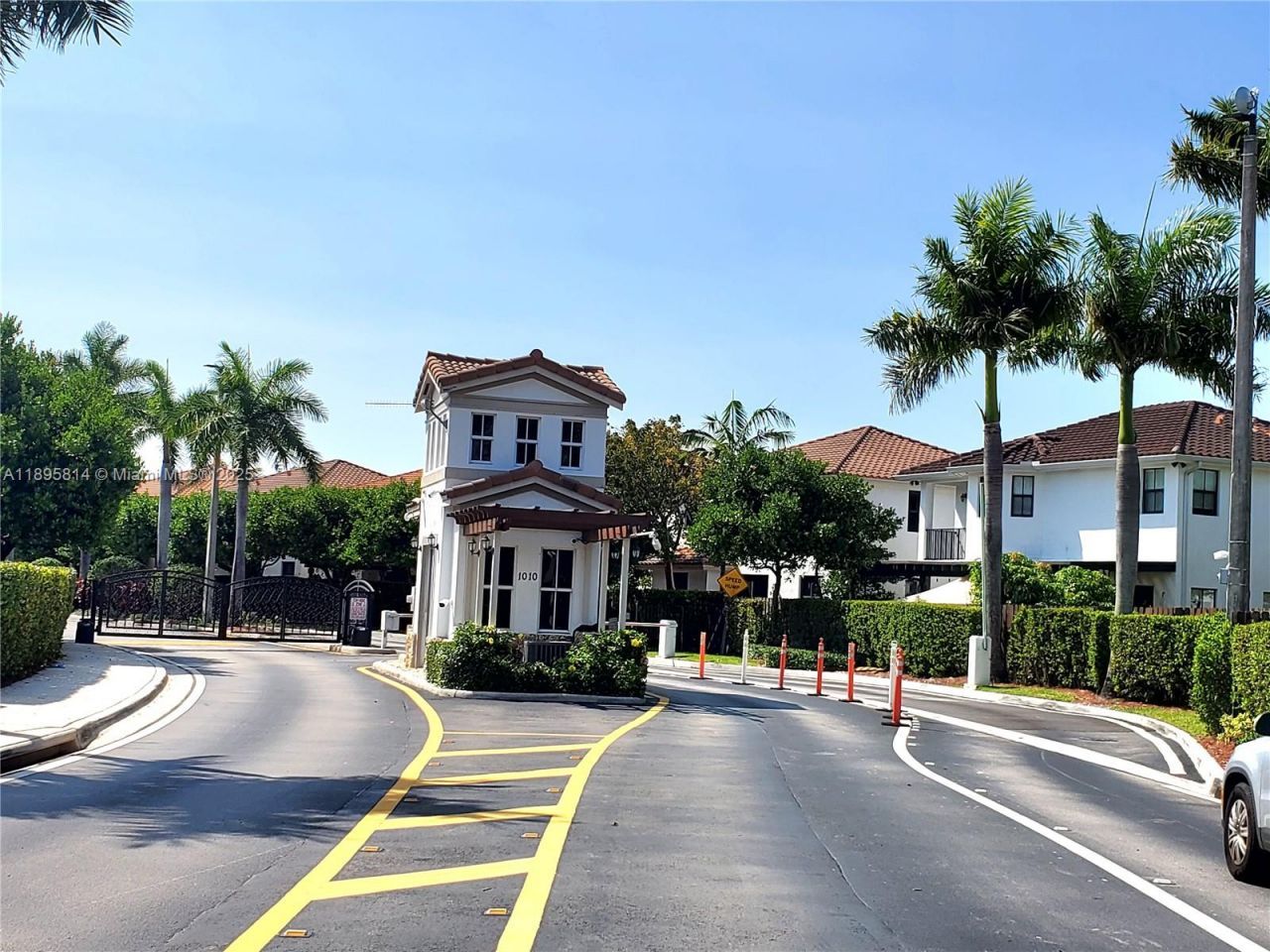 9731 NW 10th Ter, Miami, FL 33172 Photo