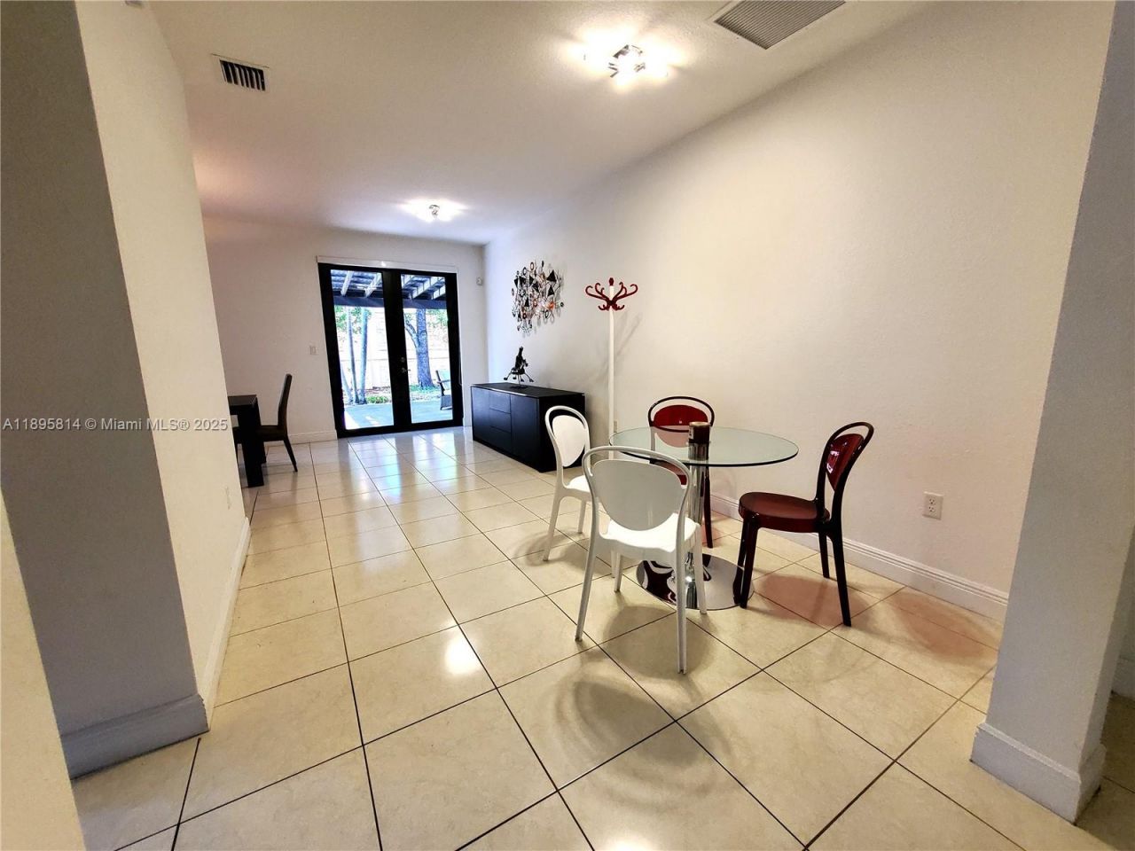 9731 NW 10th Ter, Miami, FL 33172 Photo