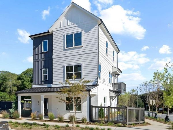 373 Kings Landing, Hapeville, GA 30354