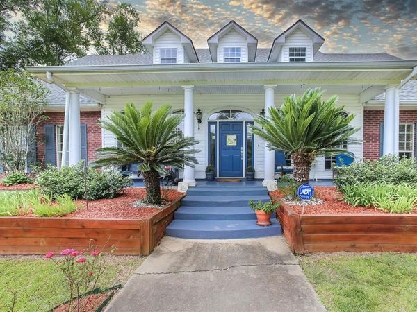 2595 Bayou Circle, Sulphur, LA 70665