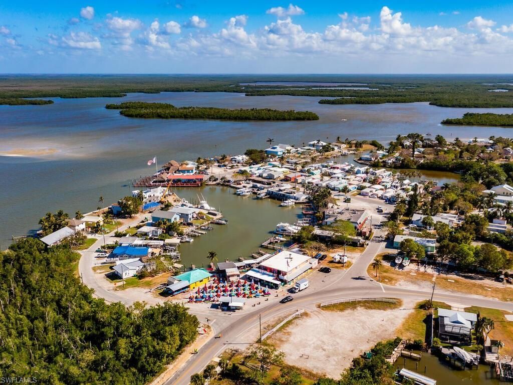 366 Angler Dr, Unit 1602, Goodland, FL 34140 Photo