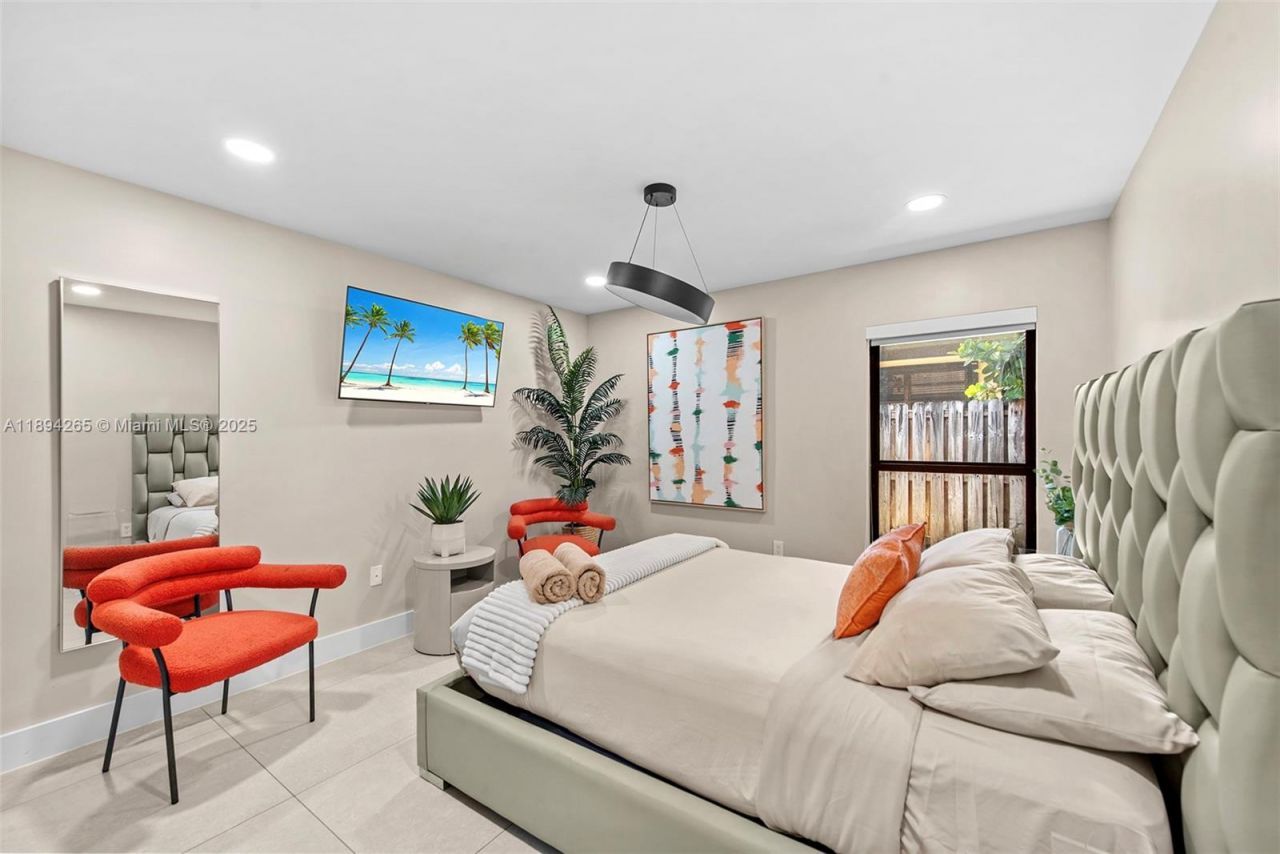 207 Holiday Dr, Hallandale Beach, FL 33009 Photo