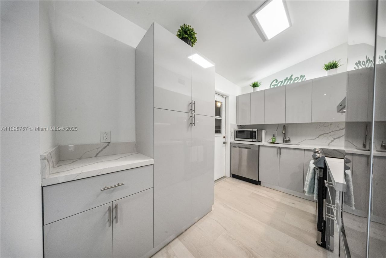 2406 Marathon Ln, Fort Lauderdale, FL 33312 Photo