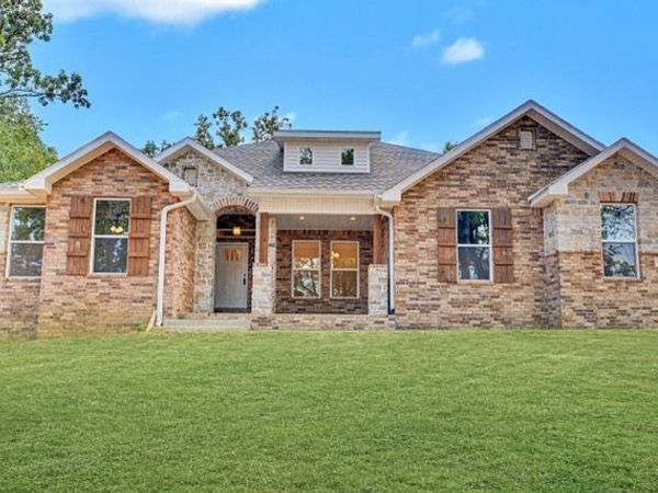 9254 S Pleasant Valley Road, Gentry, AR 72734