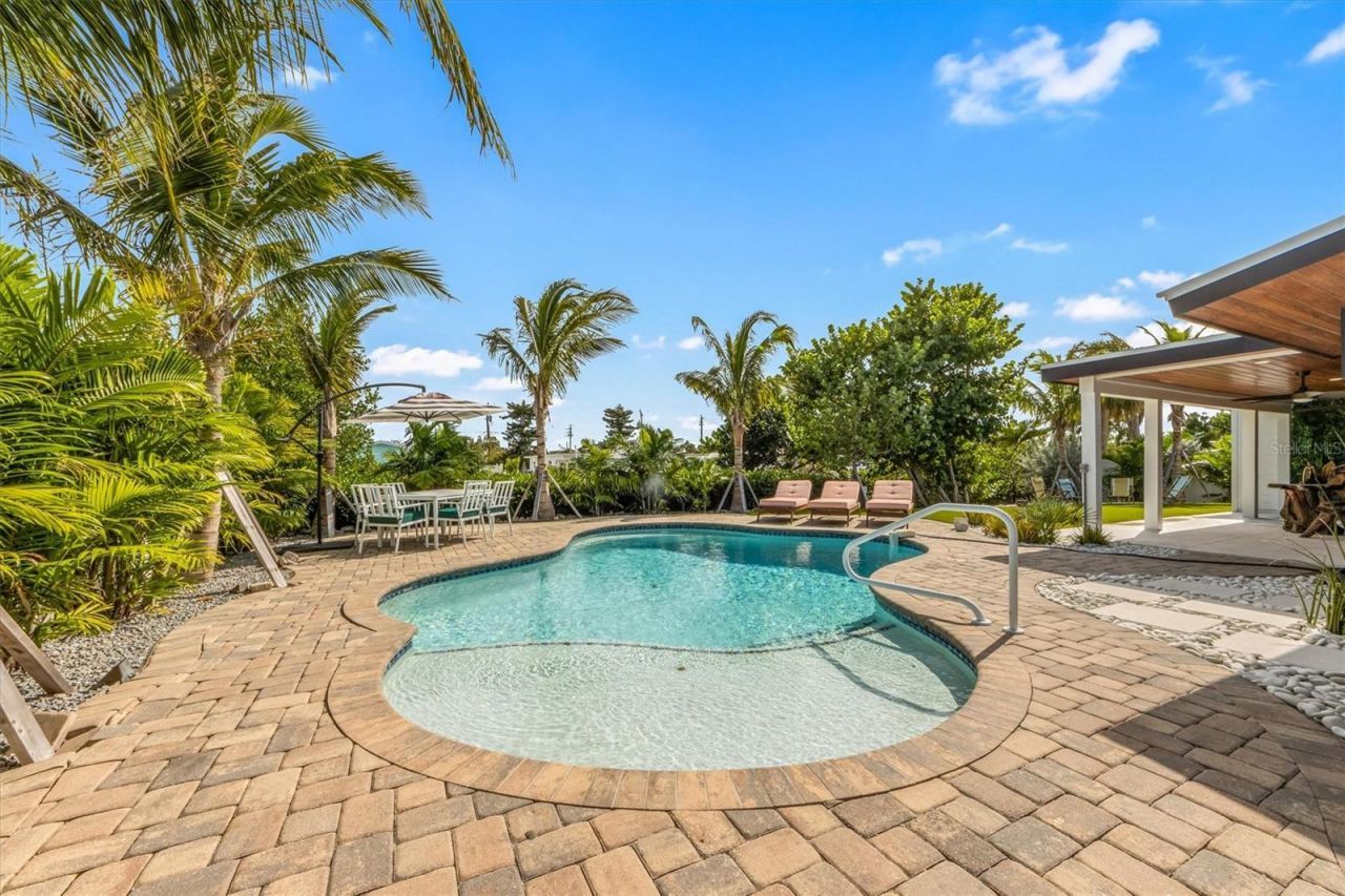 505 65th Street, Holmes Beach, FL 34217 Photo