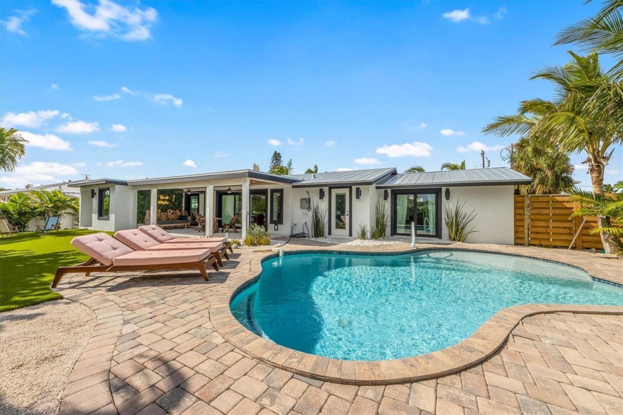 505 65th Street, Holmes Beach, FL 34217 Photo