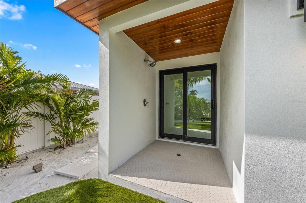 505 65th Street, Holmes Beach, FL 34217 Photo