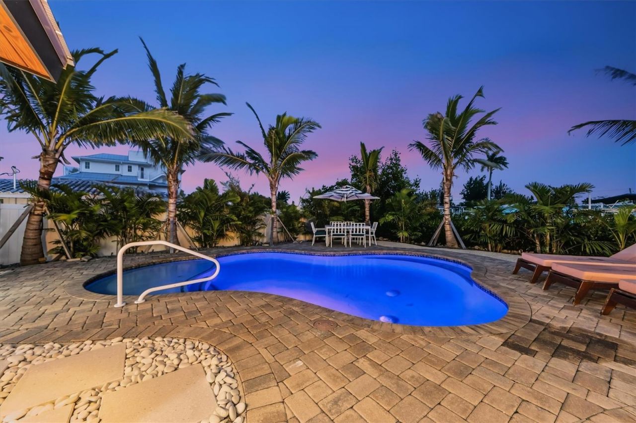 505 65th Street, Holmes Beach, FL 34217 Photo