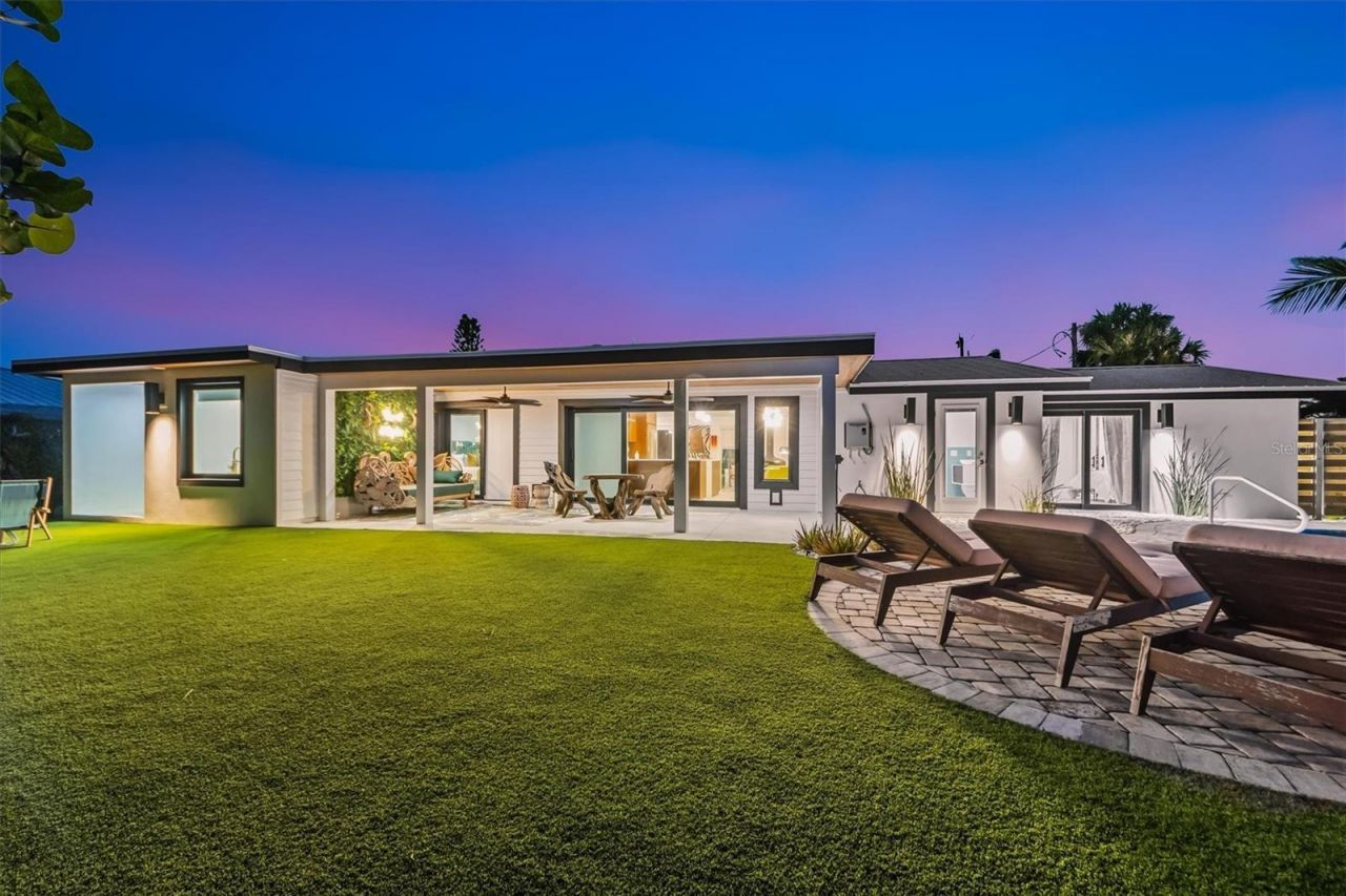 505 65th Street, Holmes Beach, FL 34217 Photo