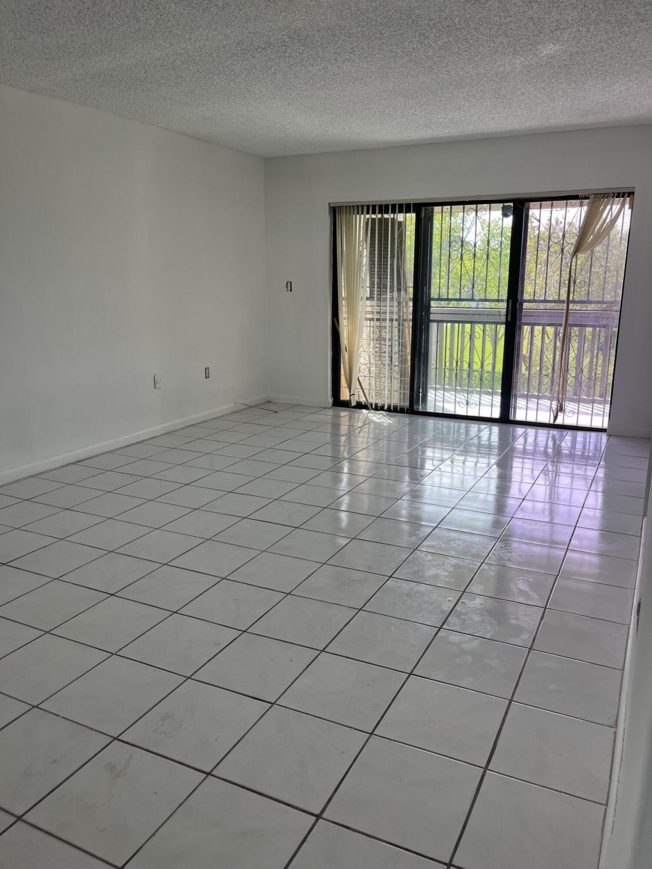 8879 Fontainebleau Boulevard, Unit 206, Miami, FL 33172 Photo