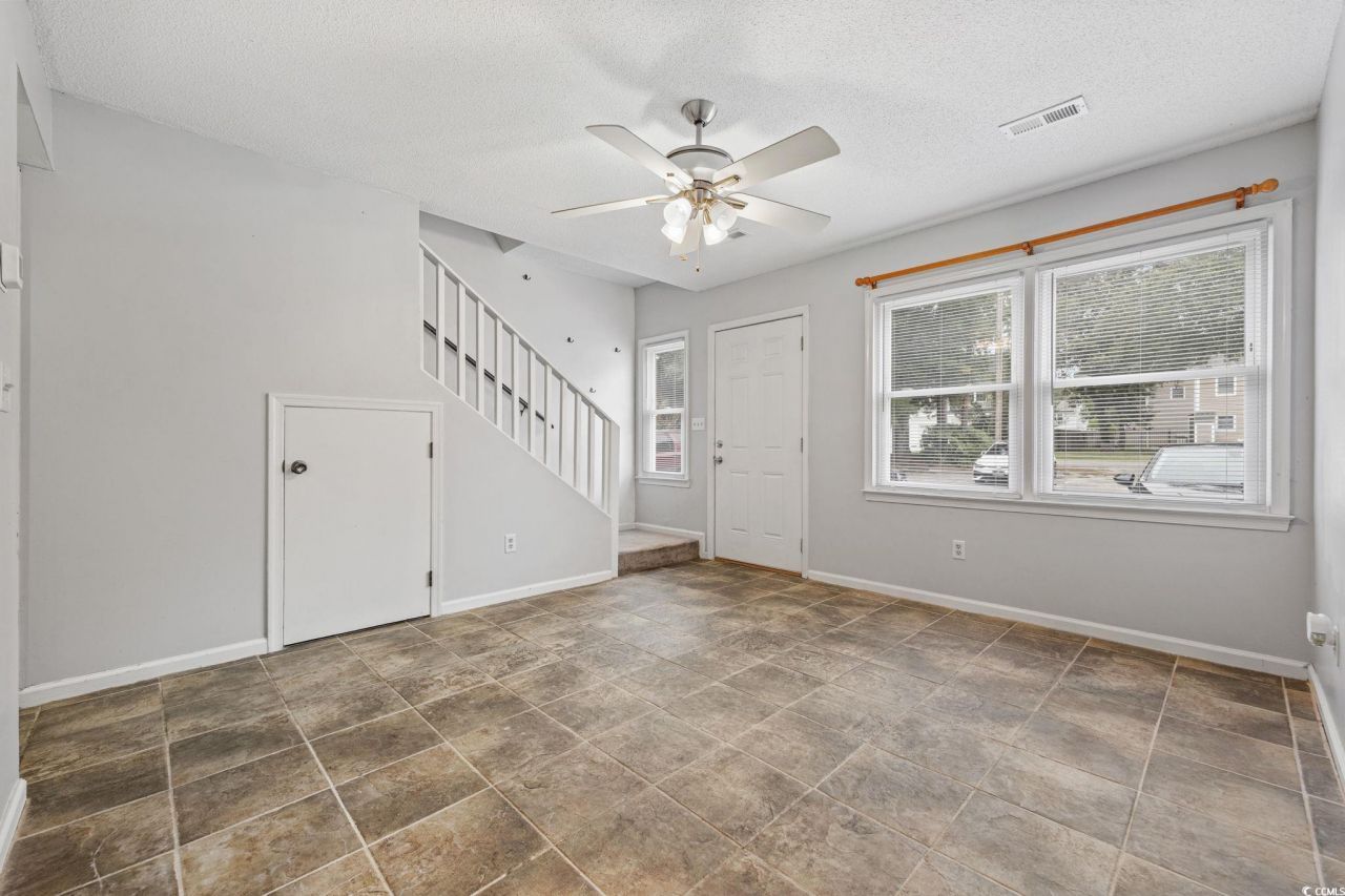 6706 Bryant St. Photo 8