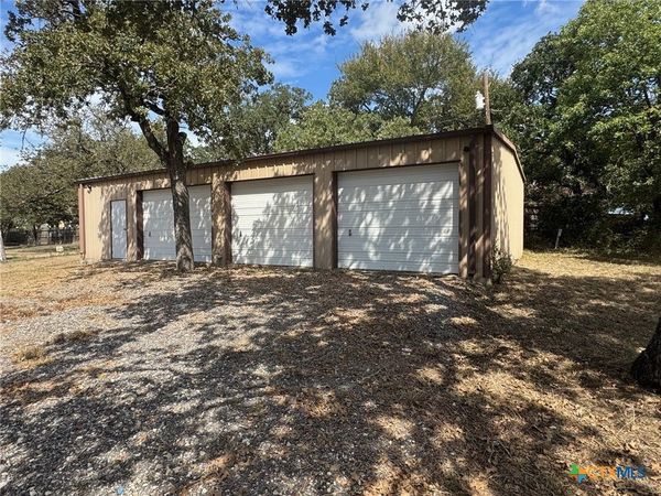 2802 W 4th Street, Cameron, TX 76520