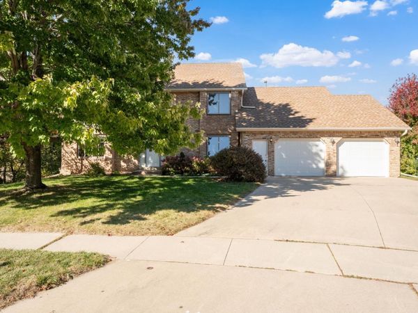 2129 E Heights Lane NE, Rochester, MN 55906