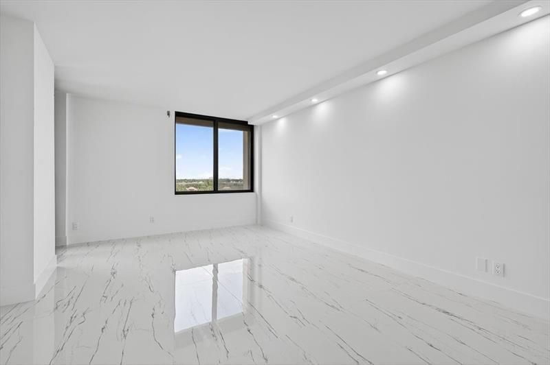 2480 Presidential Way, Unit 902, West Palm Beach, FL 33401 Photo