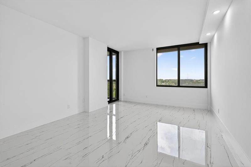 2480 Presidential Way, Unit 902, West Palm Beach, FL 33401 Photo