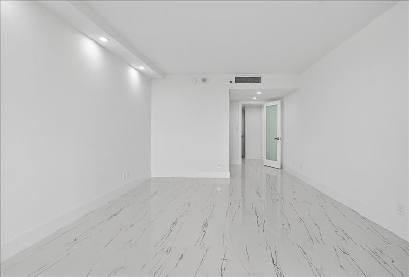 2480 Presidential Way, Unit 902, West Palm Beach, FL 33401 Photo