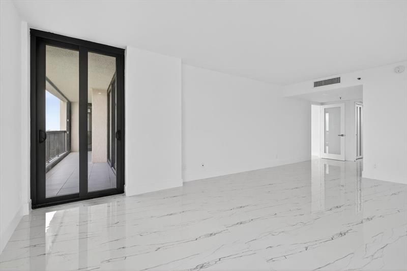 2480 Presidential Way, Unit 902, West Palm Beach, FL 33401 Photo