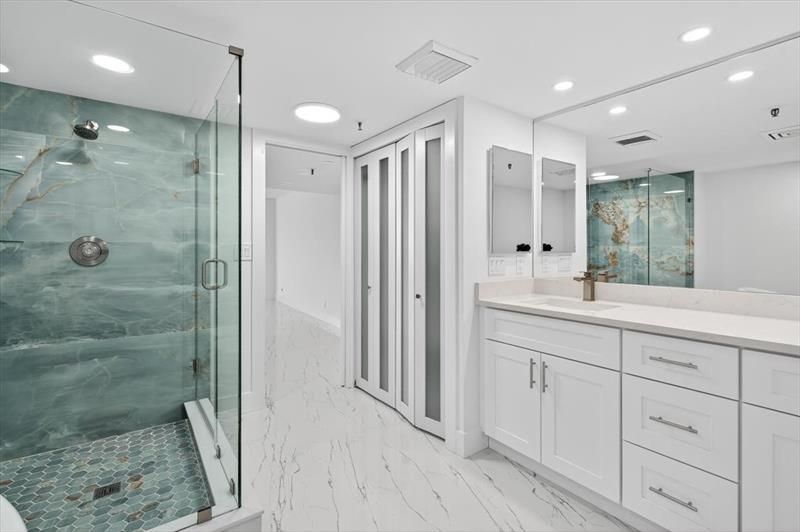 2480 Presidential Way, Unit 902, West Palm Beach, FL 33401 Photo