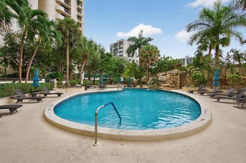 2480 Presidential Way, Unit 902, West Palm Beach, FL 33401 Photo