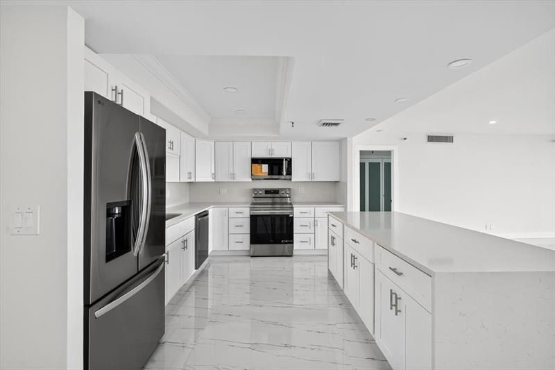 2480 Presidential Way, Unit 902, West Palm Beach, FL 33401 Photo