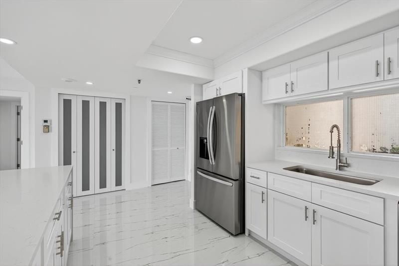 2480 Presidential Way, Unit 902, West Palm Beach, FL 33401 Photo