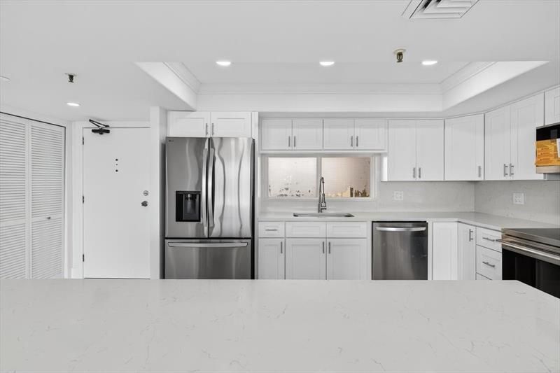 2480 Presidential Way, Unit 902, West Palm Beach, FL 33401 Photo