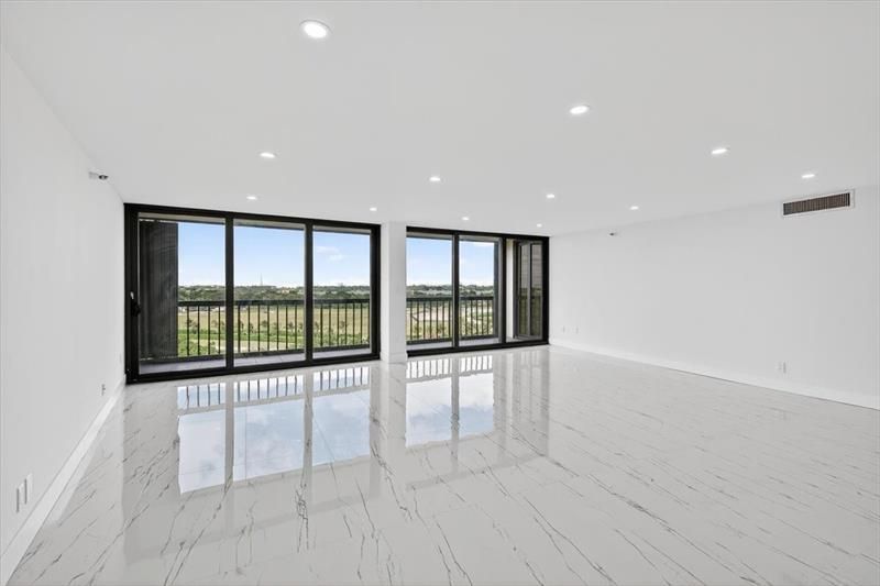 2480 Presidential Way, Unit 902, West Palm Beach, FL 33401 Photo