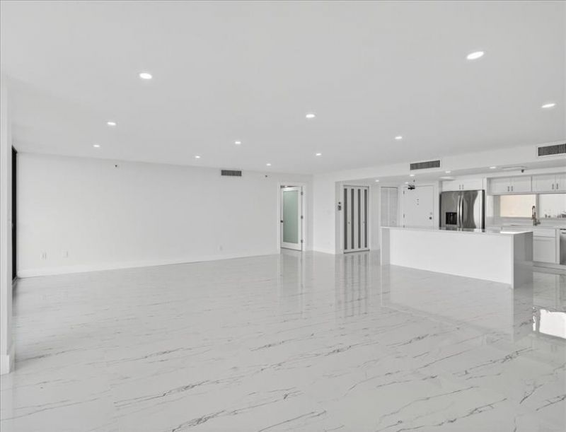 2480 Presidential Way, Unit 902, West Palm Beach, FL 33401 Photo