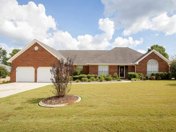 306 Highbury Dr, Florence, AL