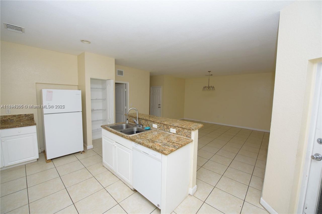174 NE 32nd Ter, Unit 174, Homestead, FL 33033 Photo