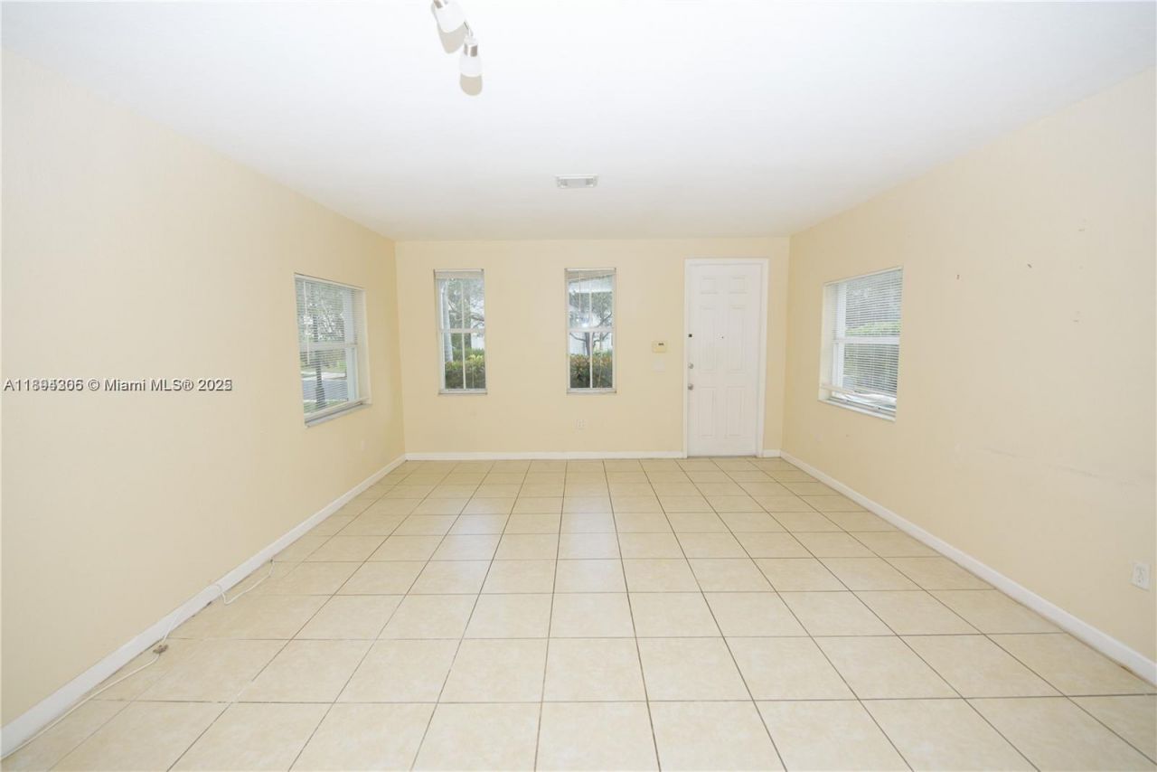 174 NE 32nd Ter, Unit 174, Homestead, FL 33033 Photo