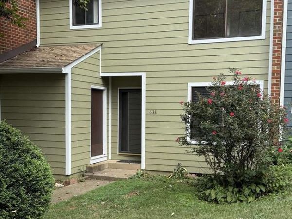 638 CRUMPET CT, CHARLOTTESVILLE, VA 22901