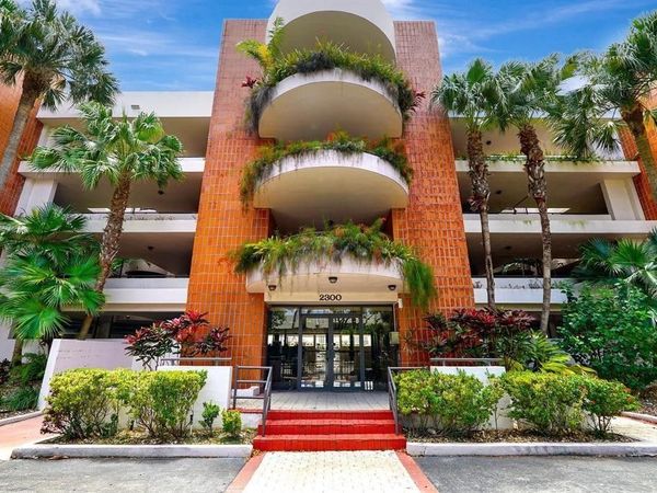 2300 Diana, Unit 203, Hallandale Beach, FL 33009