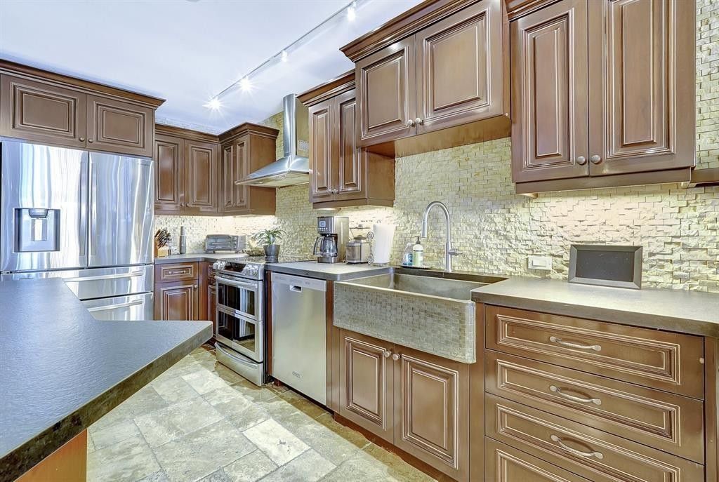 2300 Diana, Unit 203, Hallandale Beach, FL 33009 Photo