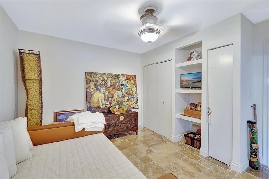 2300 Diana, Unit 203, Hallandale Beach, FL 33009 Photo