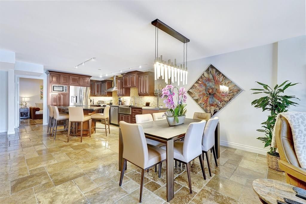 2300 Diana, Unit 203, Hallandale Beach, FL 33009 Photo