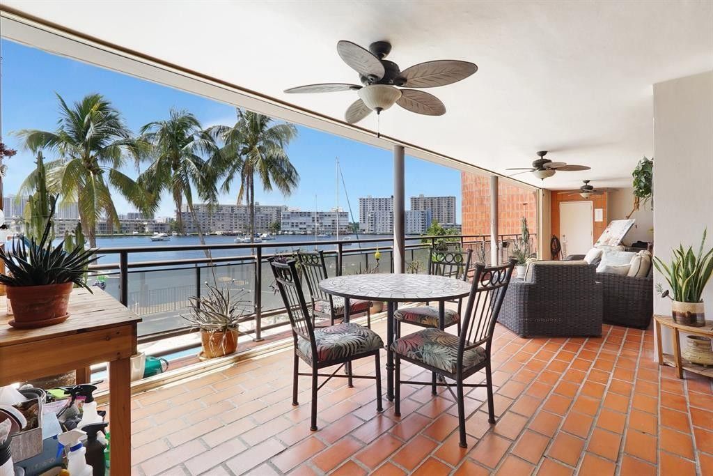 2300 Diana, Unit 203, Hallandale Beach, FL 33009 Photo