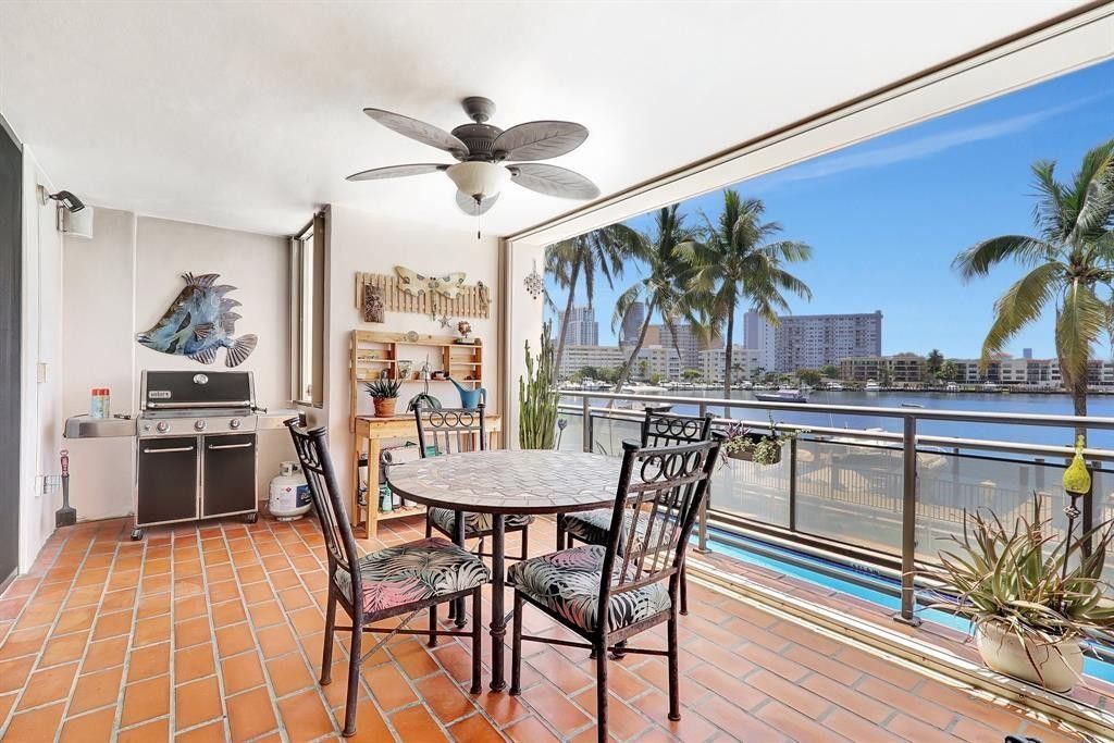 2300 Diana, Unit 203, Hallandale Beach, FL 33009 Photo